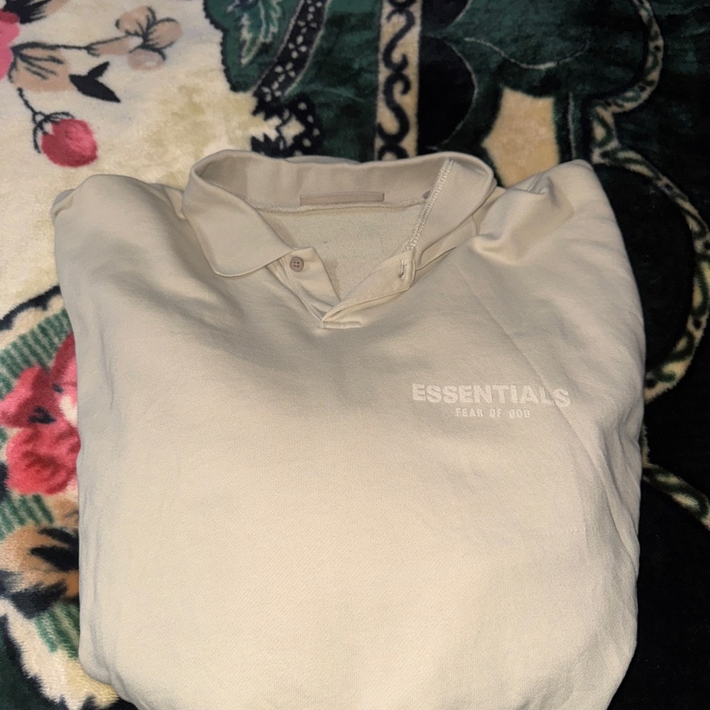 AUTHENTIC Essentials Cream long sleeve